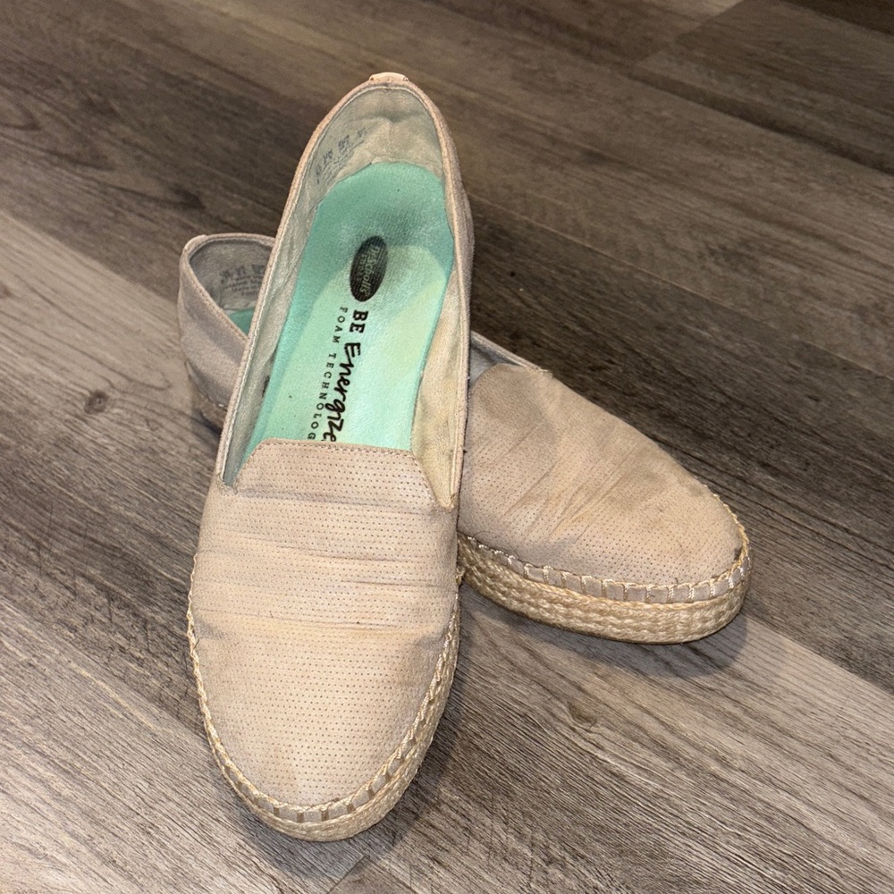 Dr. Scholl's Find Me Loafer- Oyster (Gray/Beige)